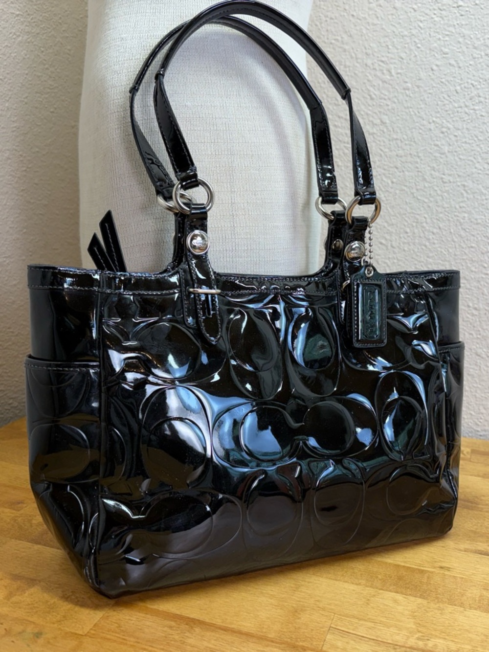 Coach Gallery Tote Black Embossed Signature Patent Leather Shoulder Bag F15246 - Picture 4 of 13